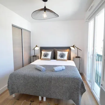 Coco Elaura Modern Duplex With 2 Bedrooms And A Balcony In Biarritz